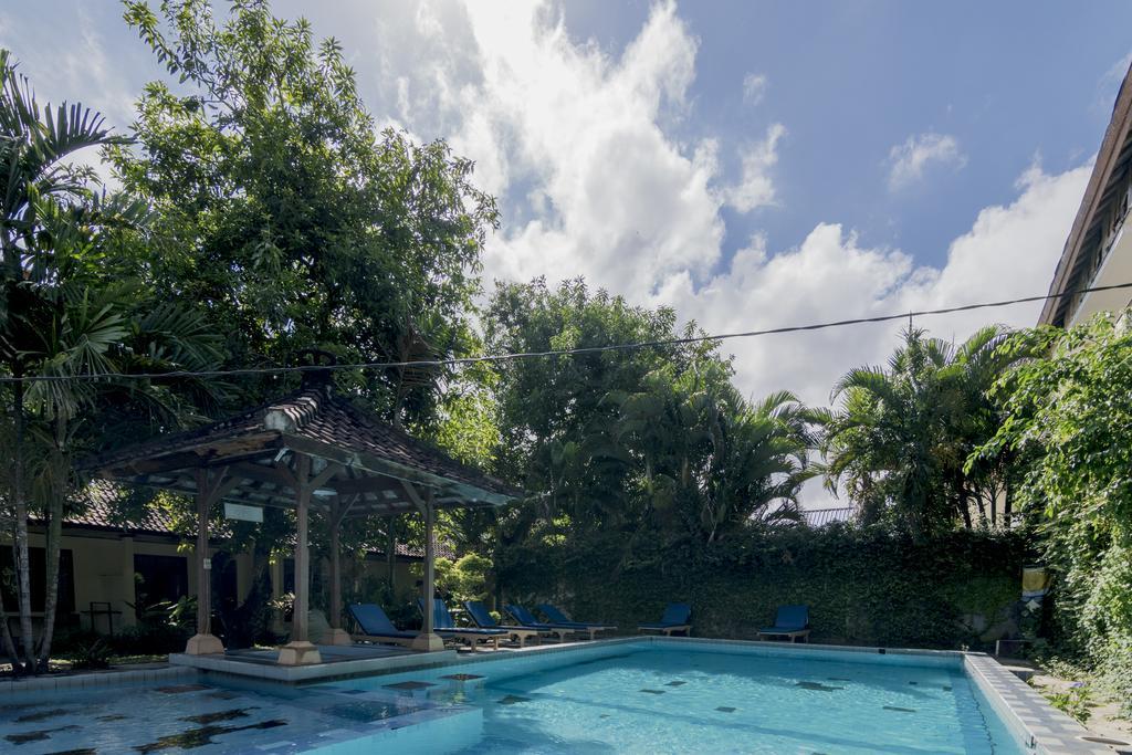 Reddoorz @ Poppies Lane 1 Ξενοδοχείο Kuta Lombok Εξωτερικό φωτογραφία