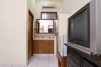 Reddoorz @ Poppies Lane 1 Ξενοδοχείο Kuta Lombok Εξωτερικό φωτογραφία