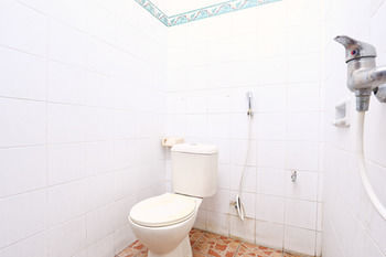 Reddoorz @ Poppies Lane 1 Ξενοδοχείο Kuta Lombok Εξωτερικό φωτογραφία