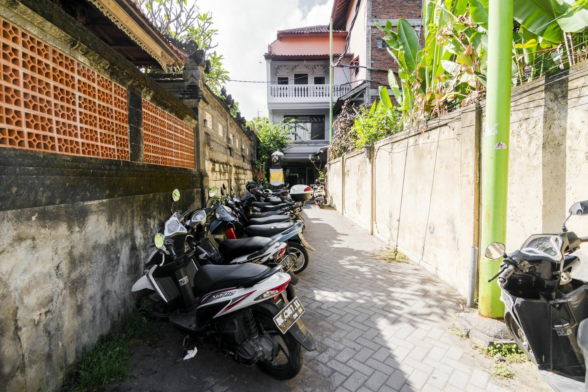 Reddoorz @ Poppies Lane 1 Ξενοδοχείο Kuta Lombok Εξωτερικό φωτογραφία